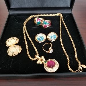 Lot of 5 pieces of gold costume jewelry